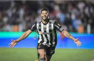 Fotos do jogo entre Santos e Atltico na Vila Belmiro, em Santos, pela 30 rodada do Campeonato Brasileiro