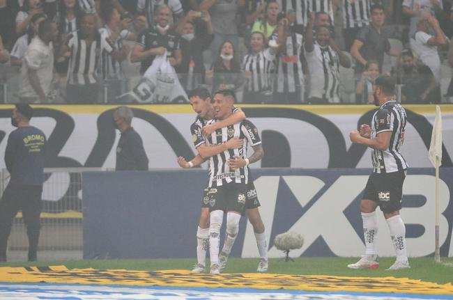 Fotos do jogo entre Atltico e Grmio, no Mineiro, em BH, pela 19 rodada do Campeonato Brasileiro