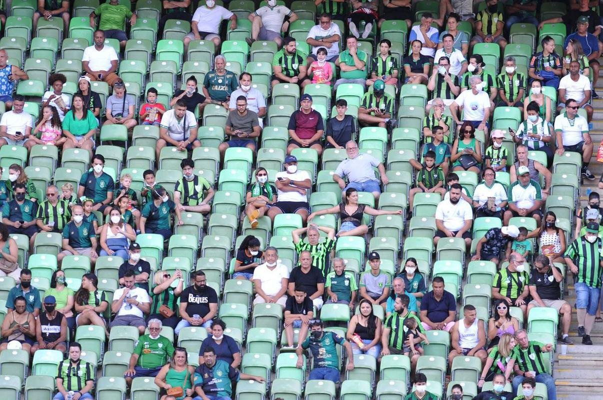 Fotos do jogo entre Amrica e Villa Nova, no Independncia, em BH, pela 9 rodada do Campeonato Mineiro