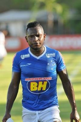 Volante Willians (Flamengo: 2009-2012 / Cruzeiro: 2015): 181 jogos por Flamengo (5 gols) e 41 jogos por Cruzeiro (2 gols)