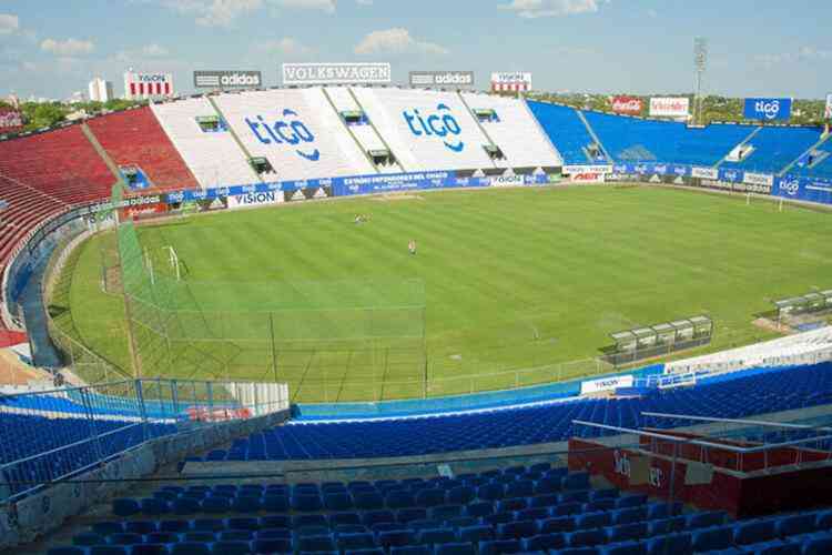 3 Defensores del Chaco (11 jogos)  -  No estdio Defensores del Chaco, em Assuno, no Paraguai, a equipe celeste atuou 11 vezes. Ao todo, foram cinco vitrias, trs derrotas e trs empates. Aproveitamento de 54,54%. 
