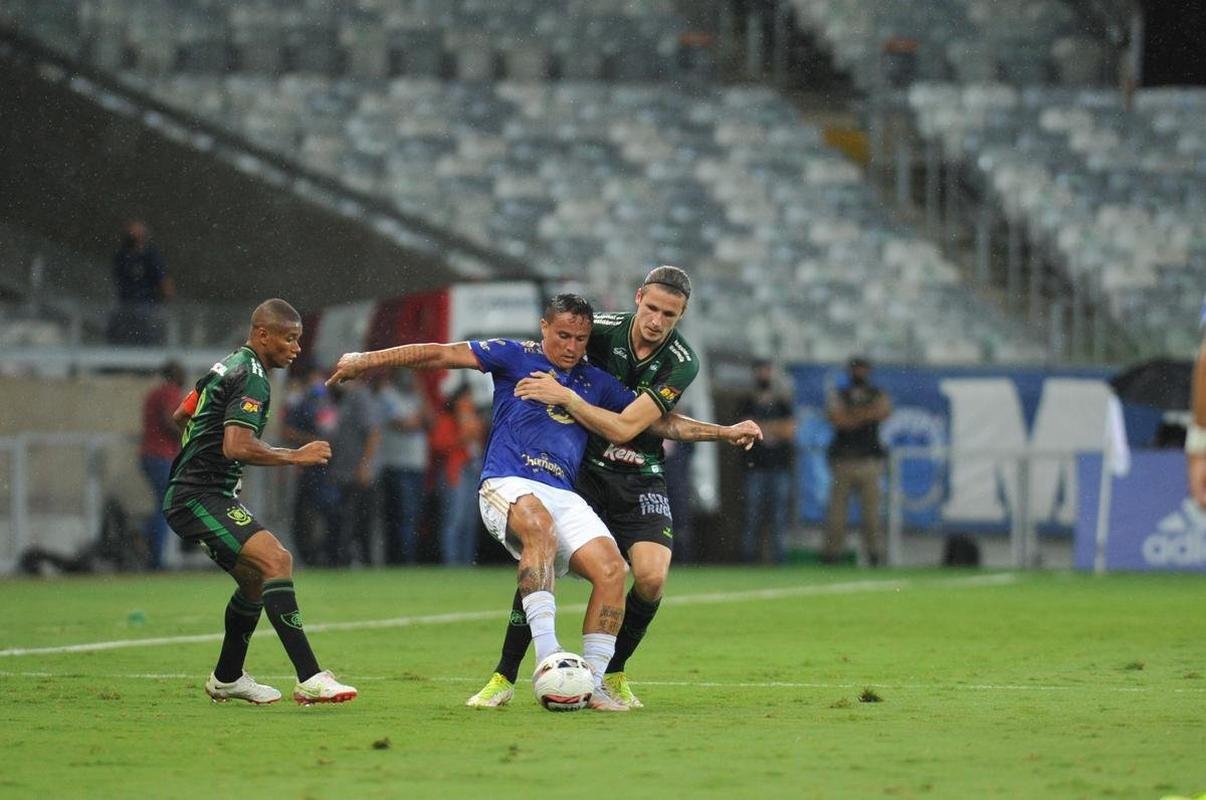 Fotos do cl�ssico entre Cruzeiro e Am�rica, no Mineir�o, em BH, pela 3� rodada do Campeonato Mineiro
