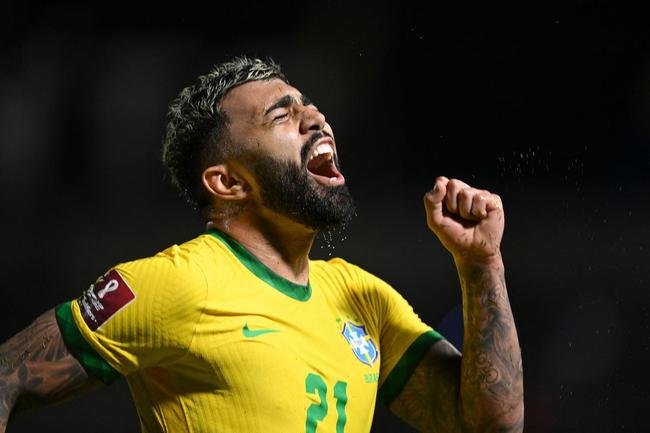 Em Caracas, Seleo Brasileira bateu a Venezuela de virada e manteve os 100%