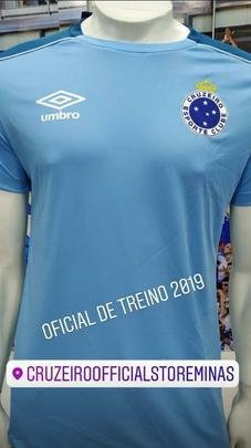 Camisa de treino 2019 divulgada pelas lojas da rede Official Store