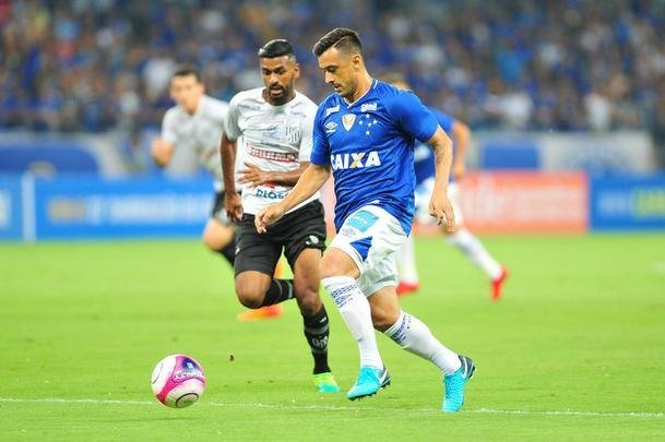 Imagens do jogo entre Cruzeiro e Tupi, no Mineiro