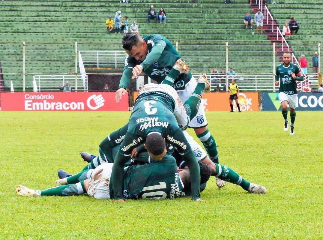 Fotos de Caldense x Boa, no Estdio Ronaldo, em Poos de Caldas, pelo Campeonato Mineiro