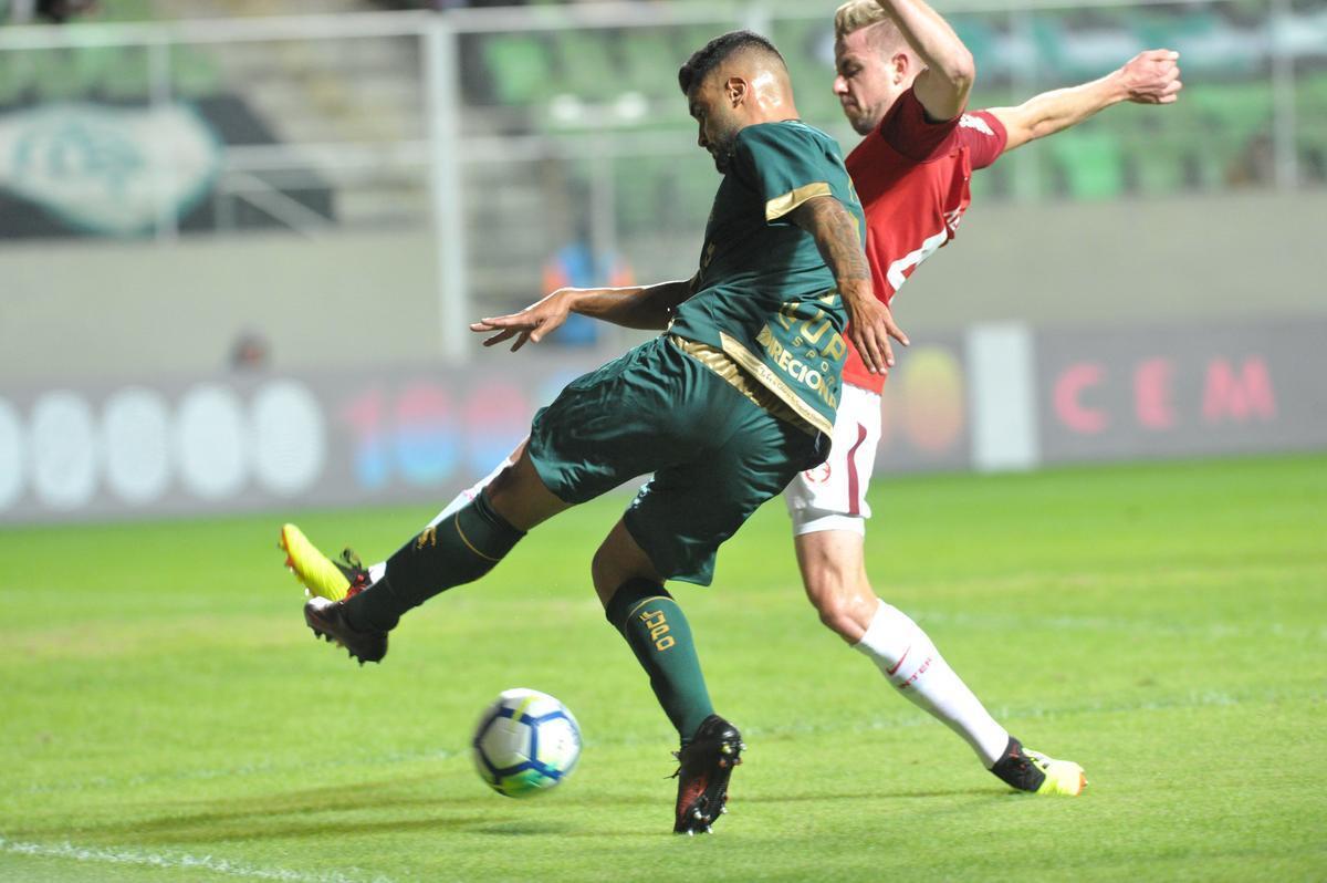Fotos do jogo entre Amrica e Internacional, no Independncia, pela 15 rodada do Campeonato Brasileiro