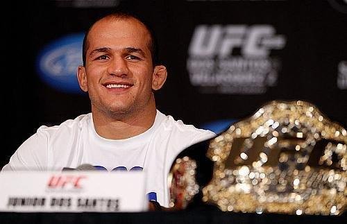 Junior Cigano foi dono do cinturo dos pesos pesados entre 2011 e 2012