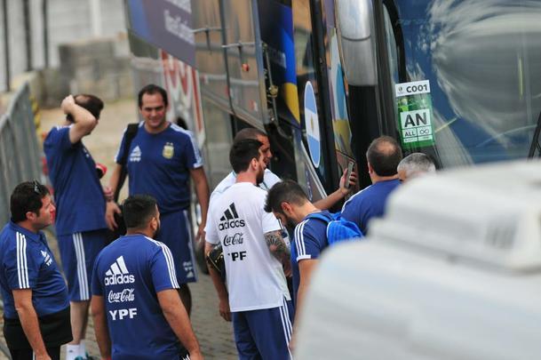 Jogadores deixam Independência após treino