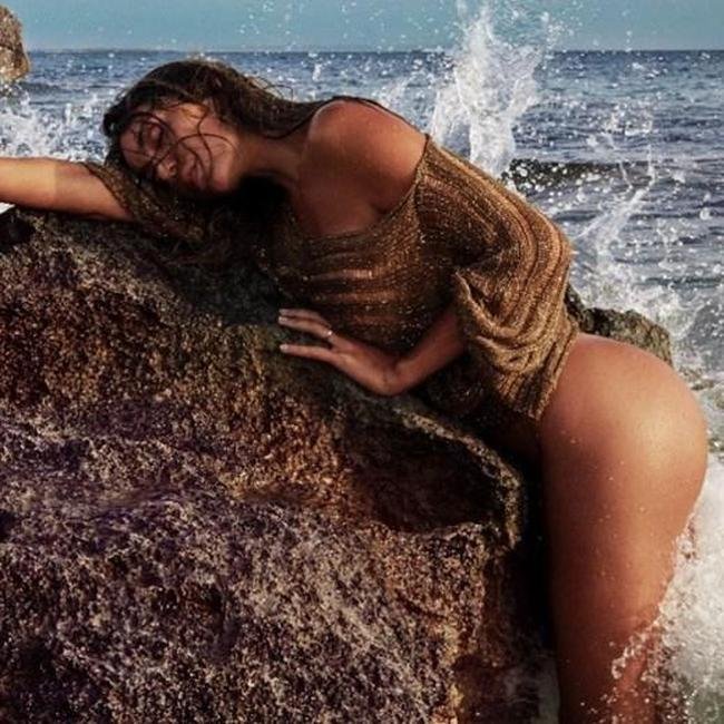 Modelo mexicana esteve com Mauro Icardi em um bar na capital da Argentina