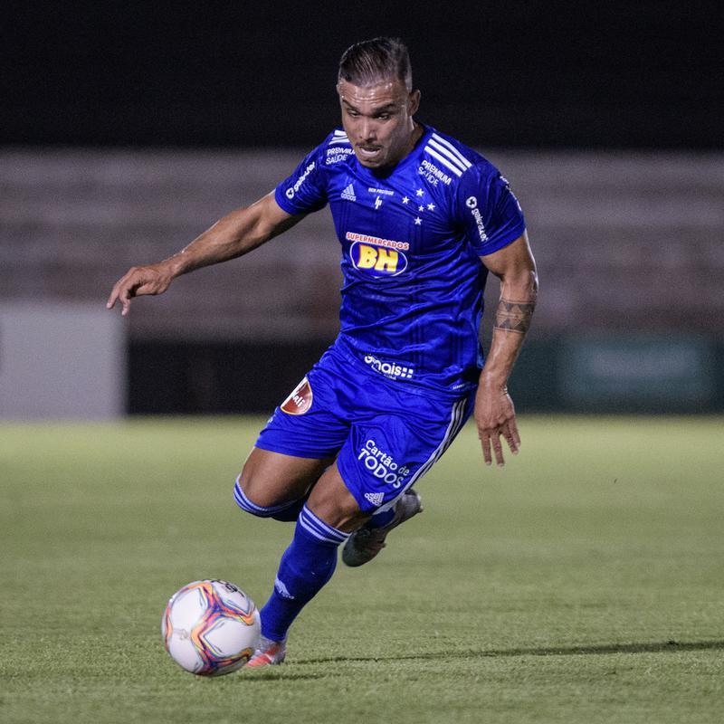 Imagens do jogo entre Botafogo-SP e Cruzeiro, no estádio Santa Cruz, em Ribeirão Preto, pela 20ª rodada da Série B