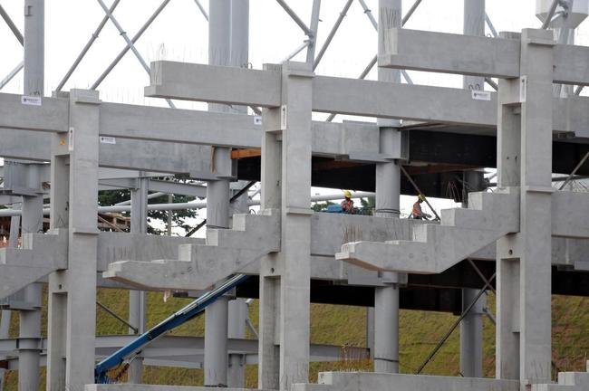 Arena MRV completa um ano de obras neste 20 de abril de 2021. Veja como est� o andamento da constru��o do est�dio do Atl�tico, que tem previs�o de ficar pronto em outubro de 2022. Ser�o 46 mil lugares, 2.333 vagas de estacionamento, 40 bares e 80 camarotes. O empreendimento fica no bairro Calif�rnia, em Belo Horizonte. (Fotos de Gladyston Rodrigues/EM/D. A Press)