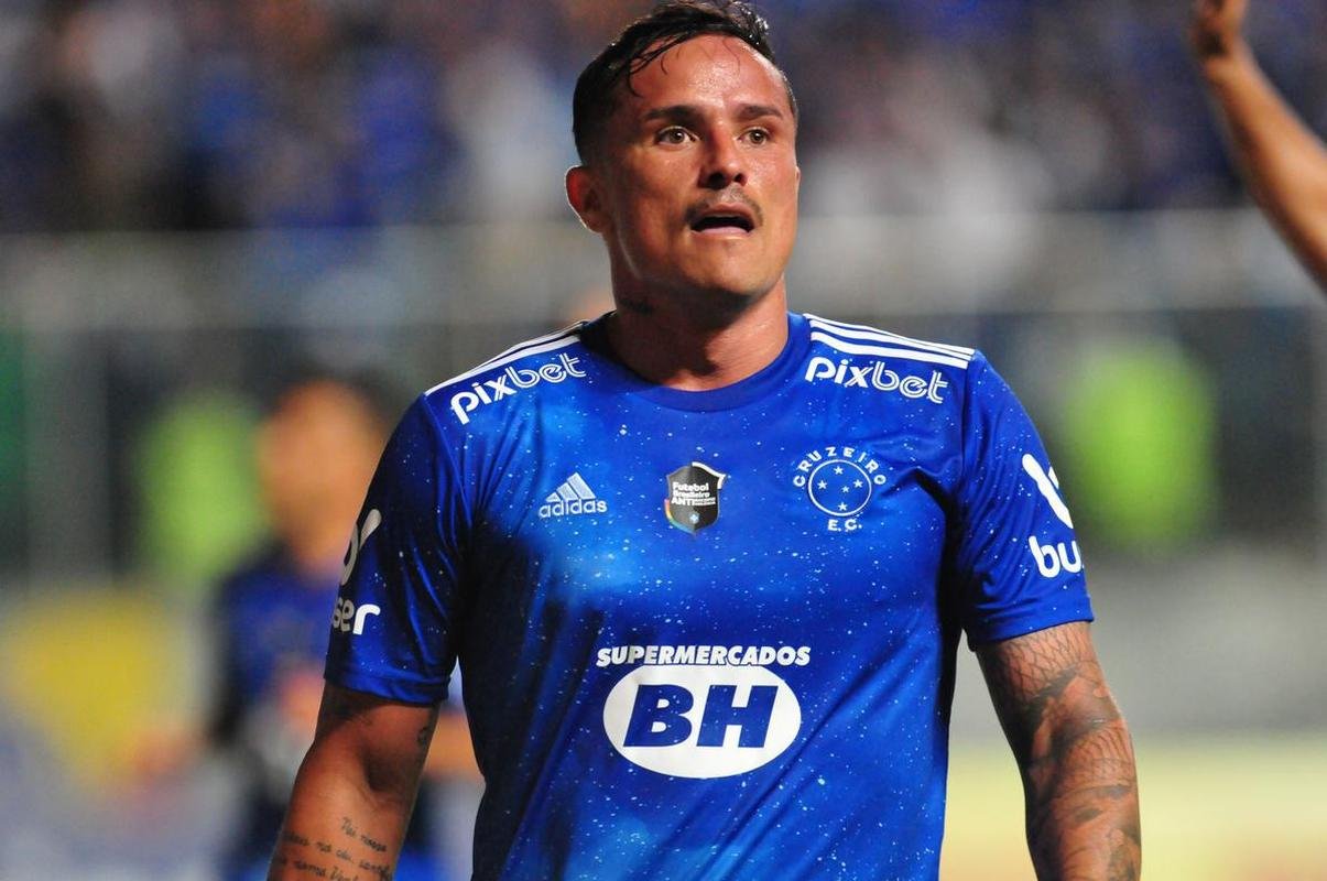 O Cruzeiro goleou o Nutico por 4 a 0 no Independncia, em Belo Horizonte, na 26 rodada da Srie B