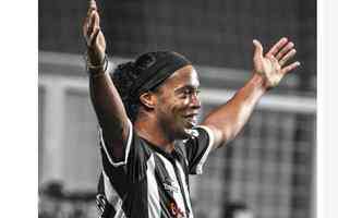 Ronaldinho Gacho, um dos maiores jogadores da histria do Atltico, parabenizou o clube pelo Twitter: ' uma honra'