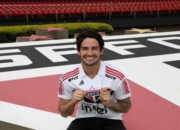 Tricolor tem conversas avançadas com o atacante, que se recupera de uma lesão no joelho direito nas dependências do clube