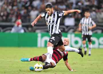 Atacante e astro do Galo foi o melhor em campo na vitória sobre o Flamengo pela Copa do Brasil e, após a partida, revelou que tem sofrido com inflamação no pé