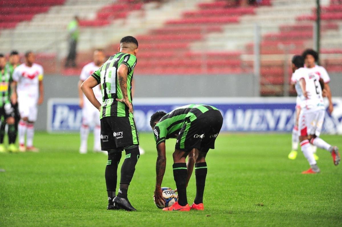 Fotos do duelo entre Amrica e Vitria, no Independncia, pela 36 rodada da Srie B do Brasileiro