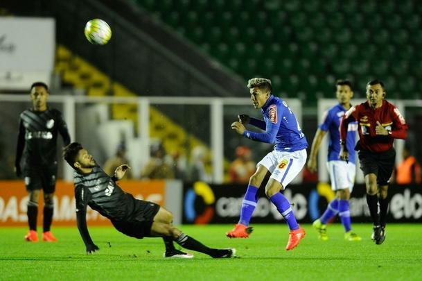 Fotos de Figueirense x Cruzeiro, no Orlando Scarpelli, pela 21ª rodada do Campeonato Brasileiro