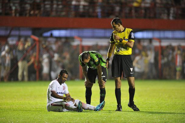 As melhores fotos do duelo entre Villa Nova e Amrica, em Nova Lima, pelo Mineiro