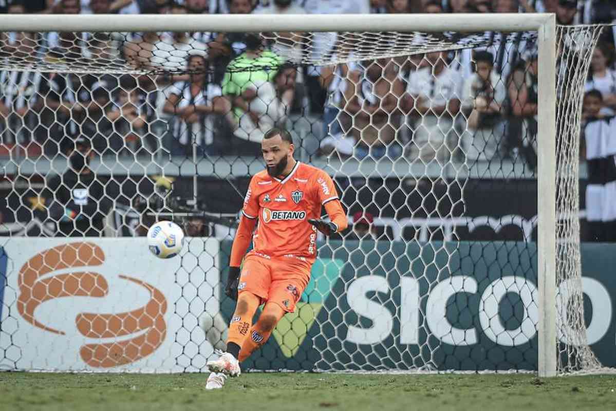 Goleiro: Everson - Atltico