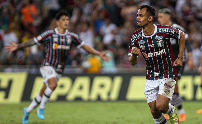 Lima comemora gol marcado contra o Vasco no último sábado (6)