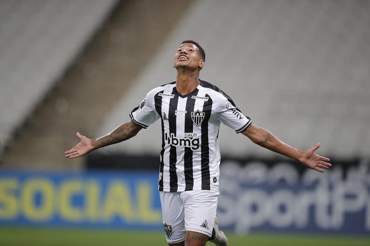 O Atltico venceu Corinthians de virada, por 2 a 1, neste sbado, em So Paulo, pela 21 rodada do Campeonato Brasileiro. Os gols alvinegros foram marcados por Guilherme Arana e Marrony. Matheus Dav balanou a rede para o Timo.