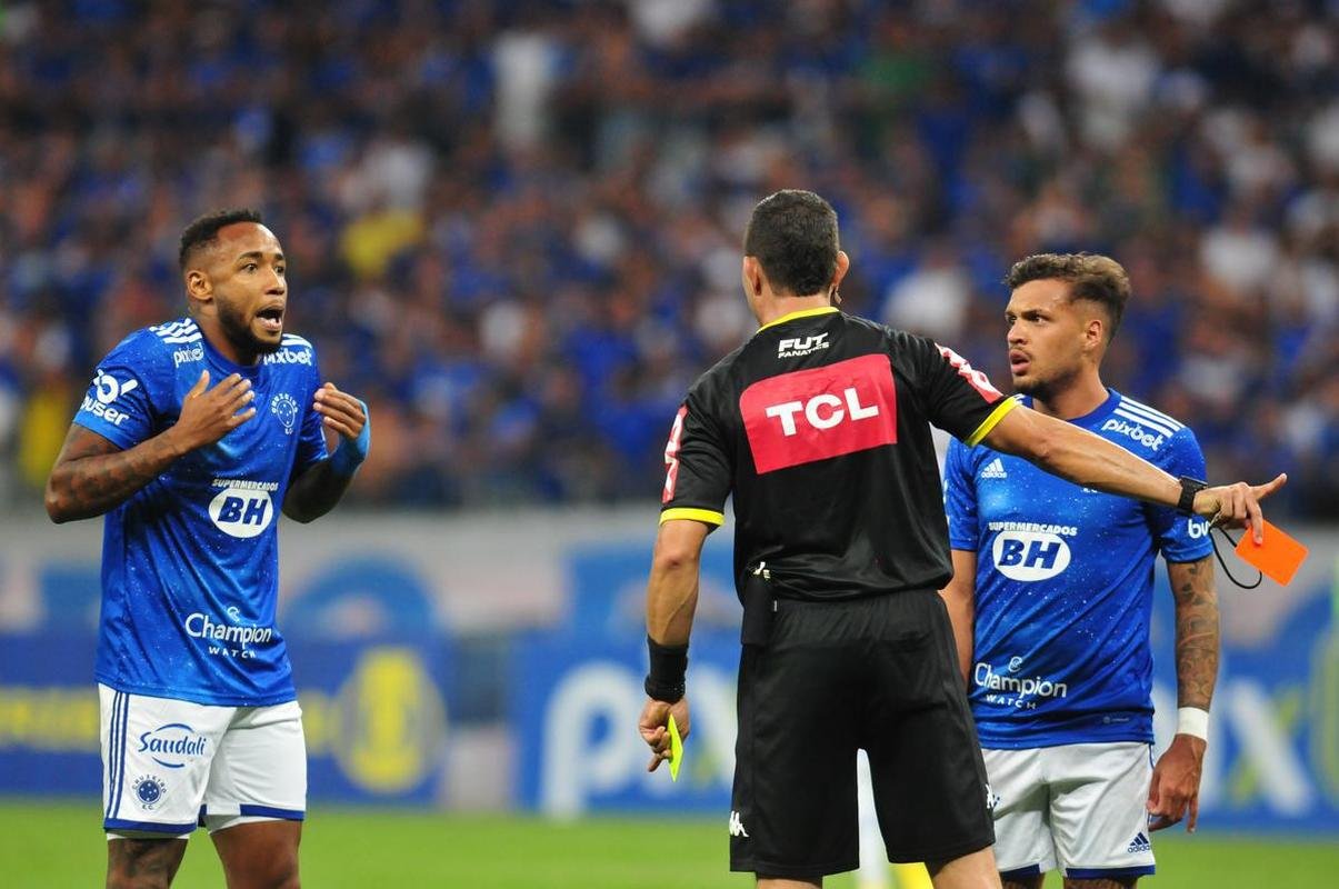 Fotos do jogo entre Cruzeiro e Cricima, neste domingo (4), no Mineiro, pela 28 rodada da Srie B
