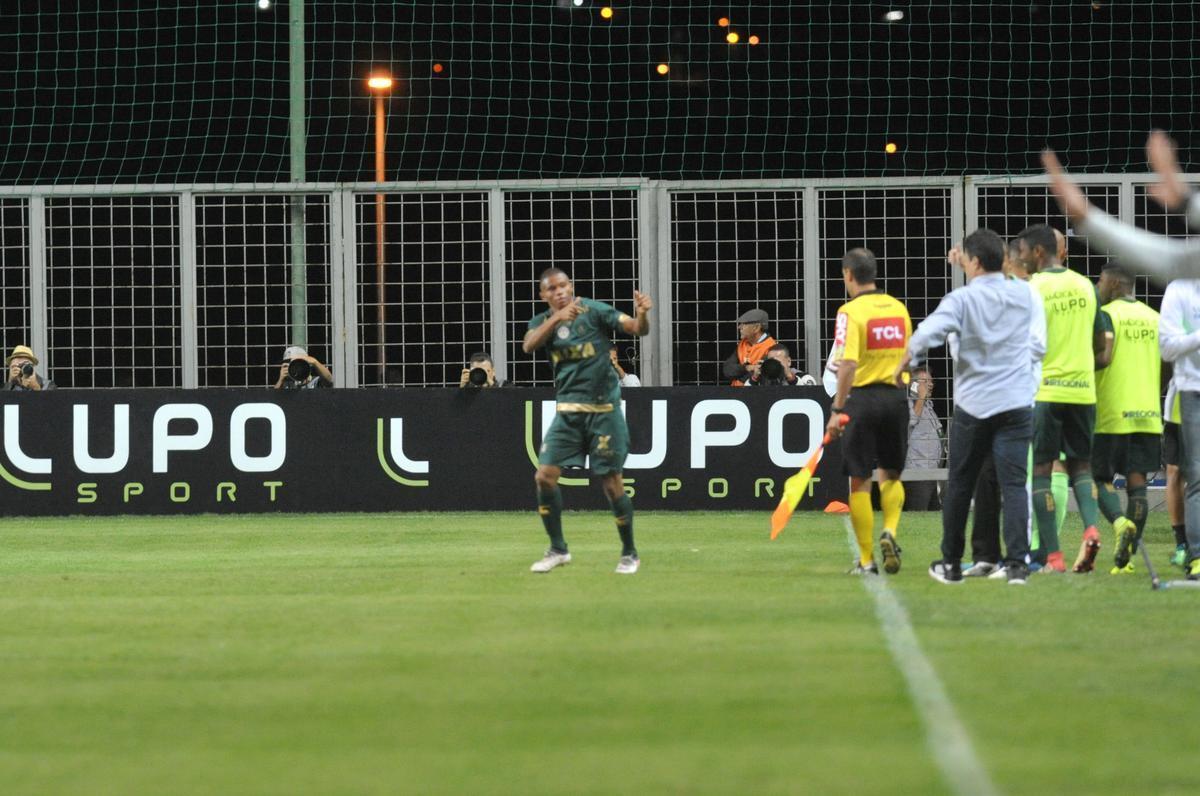 Fotos do jogo entre Amrica e Internacional, no Independncia, pela 15 rodada do Campeonato Brasileiro