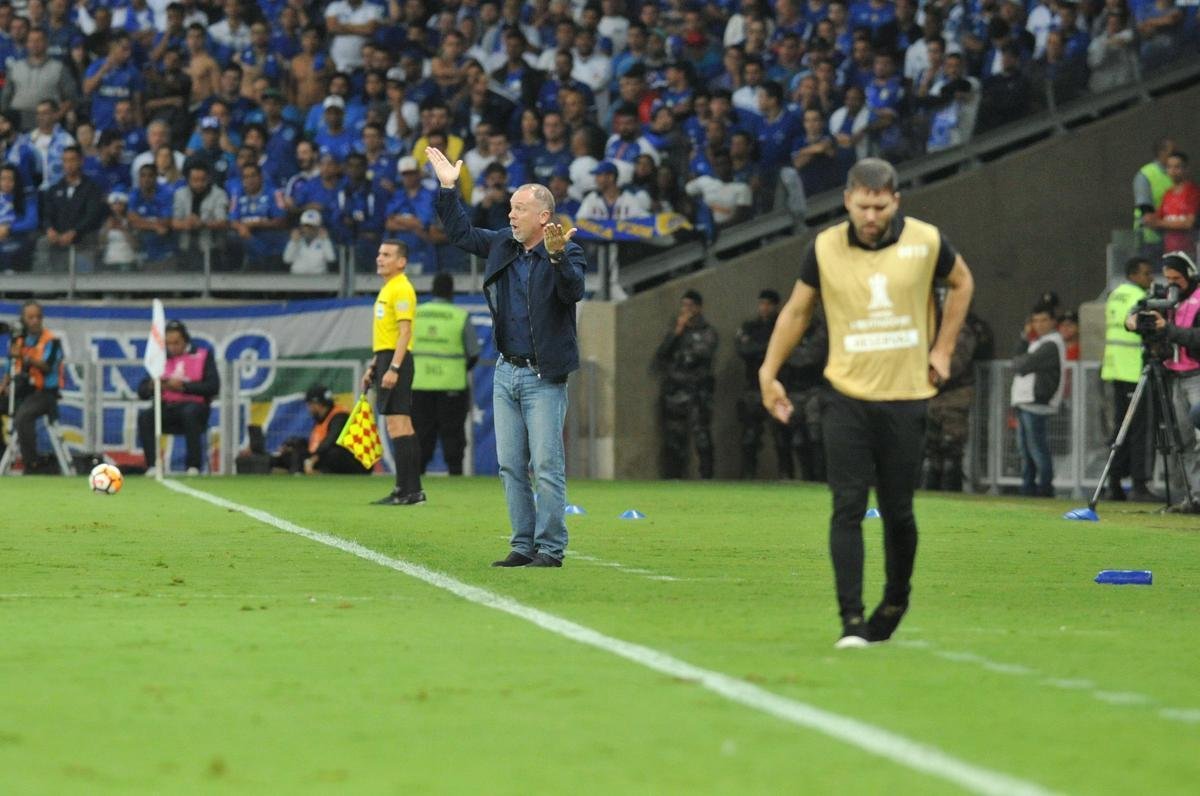 Fotos do primeiro tempo do duelo entre Cruzeiro e Racing, no Mineiro, pela Libertadores