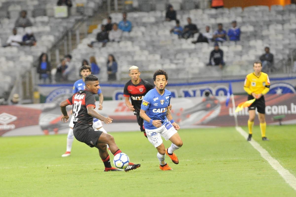 Fotos de Cruzeiro x Vitria, no Mineiro, pela 36 rodada do Campeonato Brasileiro (Juarez Rodrigues/EM D.A Press)
