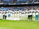 Jogo do Real Madrid aps racismo  marcado por homenagens a Vini Jr