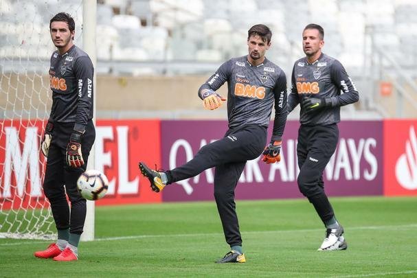 Levir Culpi comanda treino no Mineirão antes da estreia no Grupo E da Libertadores