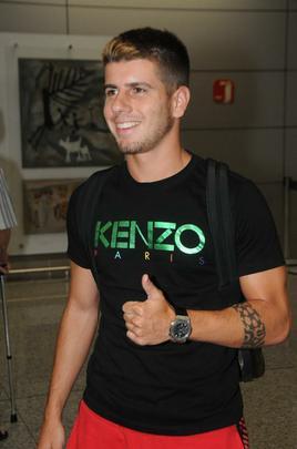 Meia argentino Toms Andrade, de 21 anos, vindo do River Plate, chegou a BH para defender o Atltico