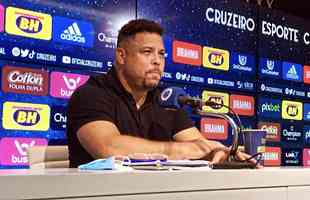 Em sua primeira visita  Toca da Raposa II, Ronaldo concedeu entrevista coletiva e teve contato com jogadores e comisso tcnica do Cruzeiro. Ele tambm se encontrou com scios da categoria Diamante.