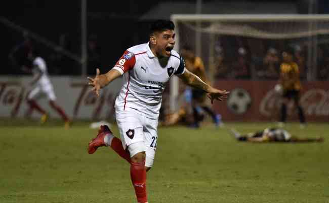 Cerro Porteo buscou empate com Guaran nos acrscimos e conquistou ttulo do Campeonato Paraguaio
