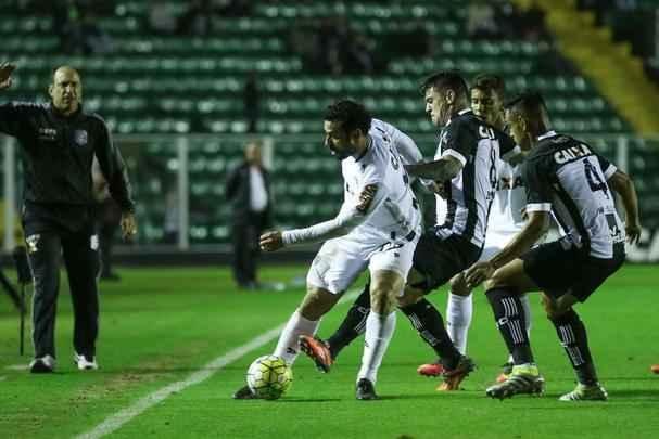 Em Florianópolis, Figueirense e Atlético empatam por 1 a 1