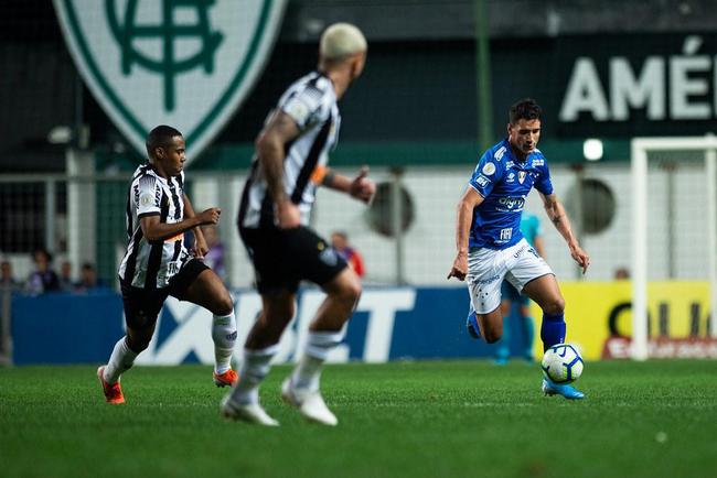 Thiago Neves - Deixou o Cruzeiro em 2020 e acertou com o Grmio. No mesmo ano, fechou com o Sport e ficou no clube at o fim de 2021. Desde ento, no fechou com nenhum outro clube e iniciou cursos na CBF Academy.