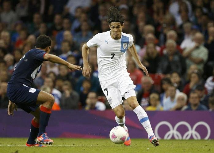 Atacante Edinson Cavani esteve em Londres-2012, mas foi eliminado com o Uruguai na fase de grupos