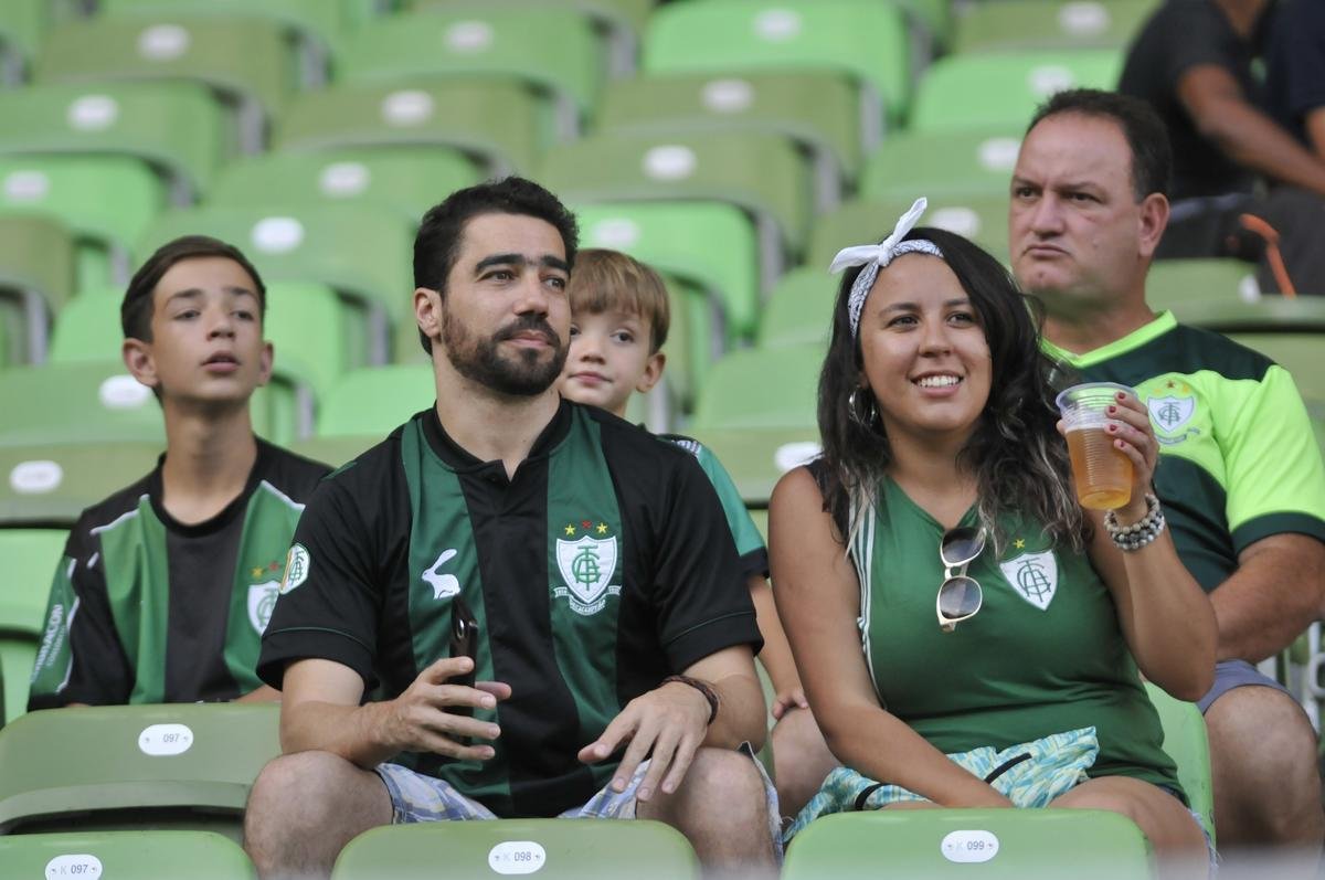 Torcida alviverde compareceu ao Independncia para a estreia do Coelho na temporada
