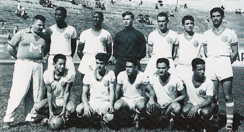 14- Pelau - 98 gols em 171 jogos (1955 a 1959). É o segundo agachado da esquerda para a direita.