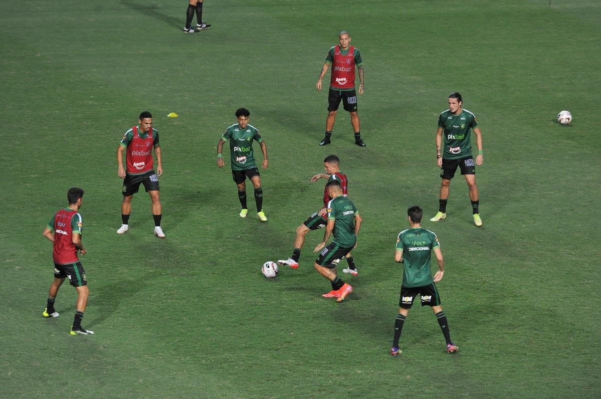 O Amrica recebeu o Patrocinense nesta quarta-feira (16), no Independncia, em Belo Horizonte, para confronto vlido pela 7 rodada do Campeonato Mineiro. A partida marcou a estreia do experiente goleiro Jailson com a camisa do Coelho.