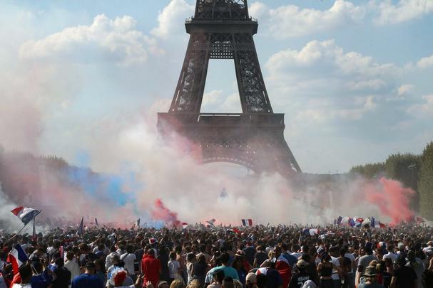 Franceses lotaram ruas de Paris e região da Torre Eiffel durante a decisão da Copa do Mundo