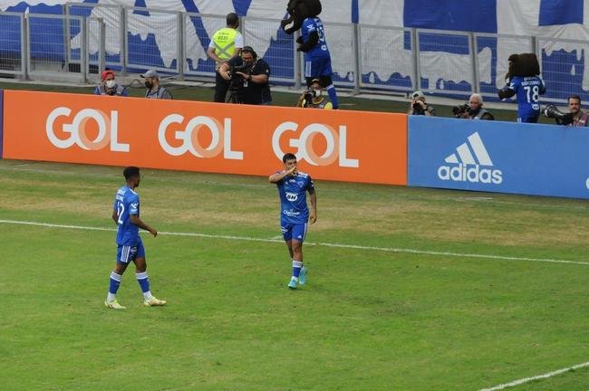 Fotos do jogo entre Cruzeiro e Ponte Preta, no Mineiro, em Belo Horizonte, pela 13 rodada da Srie B do Brasileiro
