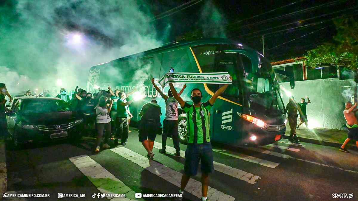 Torcedores do Amrica receberam o nibus antes da deciso contra o Palmeiras 