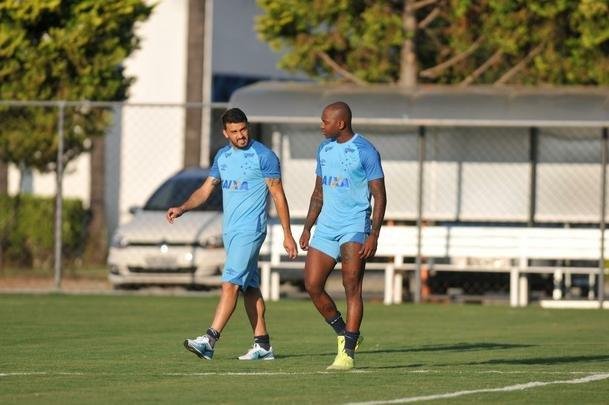 Aps conquistar o Mineiro, jogadores do Cruzeiro voltaram ao trabalho nesta tera-feira
