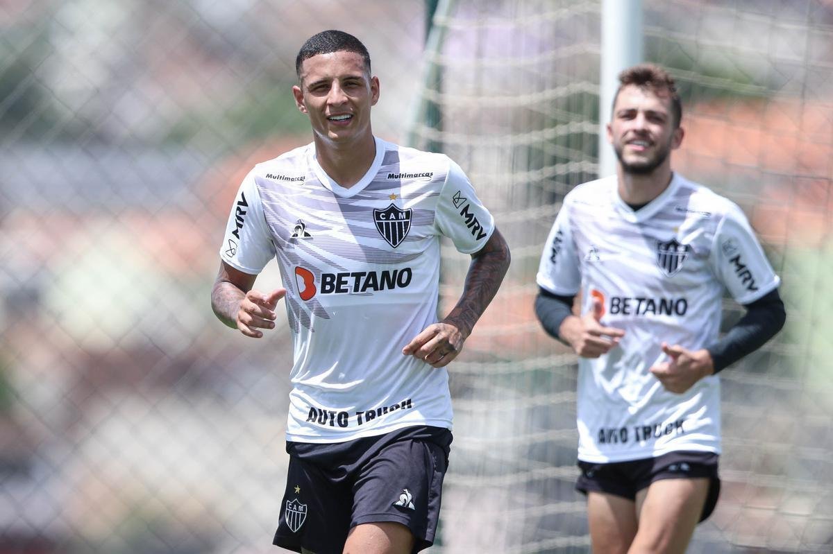Primeiro treino comandado por Cuca desde a volta ao Atltico