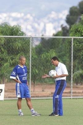 ABRIL - Dia a dia de treinos do Cruzeiro na temporada que culminou com a Trplice Coroa