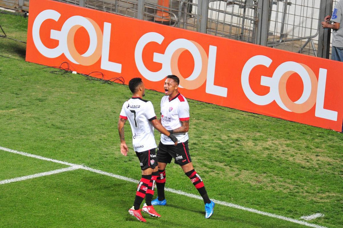 Fotos do duelo entre Cruzeiro e Vitria, no Independncia, em Belo Horizonte, pela 17 rodada da Srie B do Campeonato Brasileiro