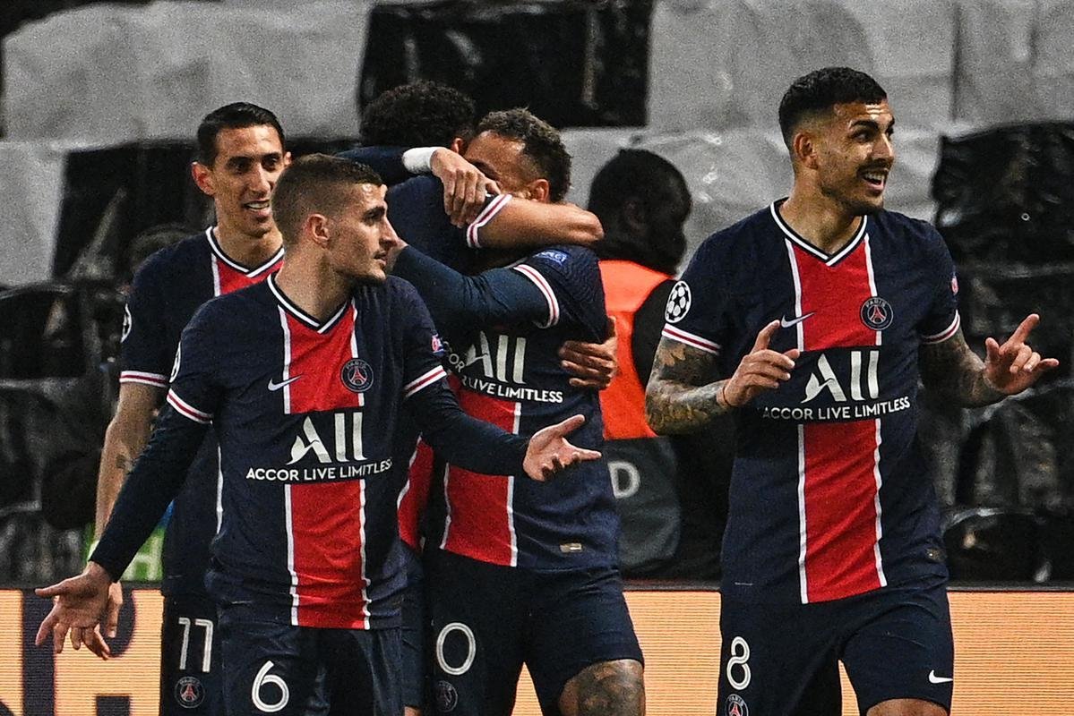 Fotos do gol de Marquinhos, do PSG, sobre o Manchester City no primeiro jogo da semifinal da Liga dos Campees, no Parque dos Prncipes, em Paris