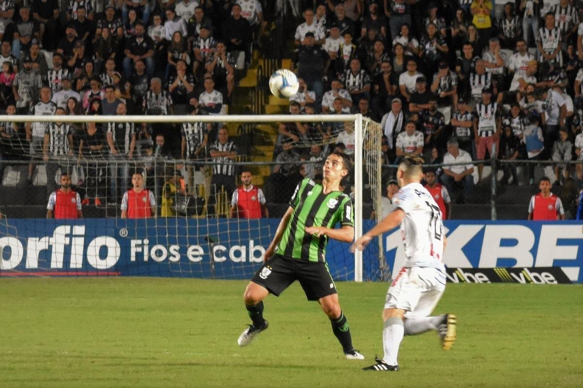 No segundo tempo, Amrica sofreu gol aos 19 minutos e no conseguiu chegar ao empate